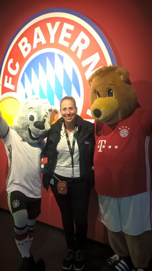 Melanie Brüggemann als Guide in der Münchner Allianz Arena