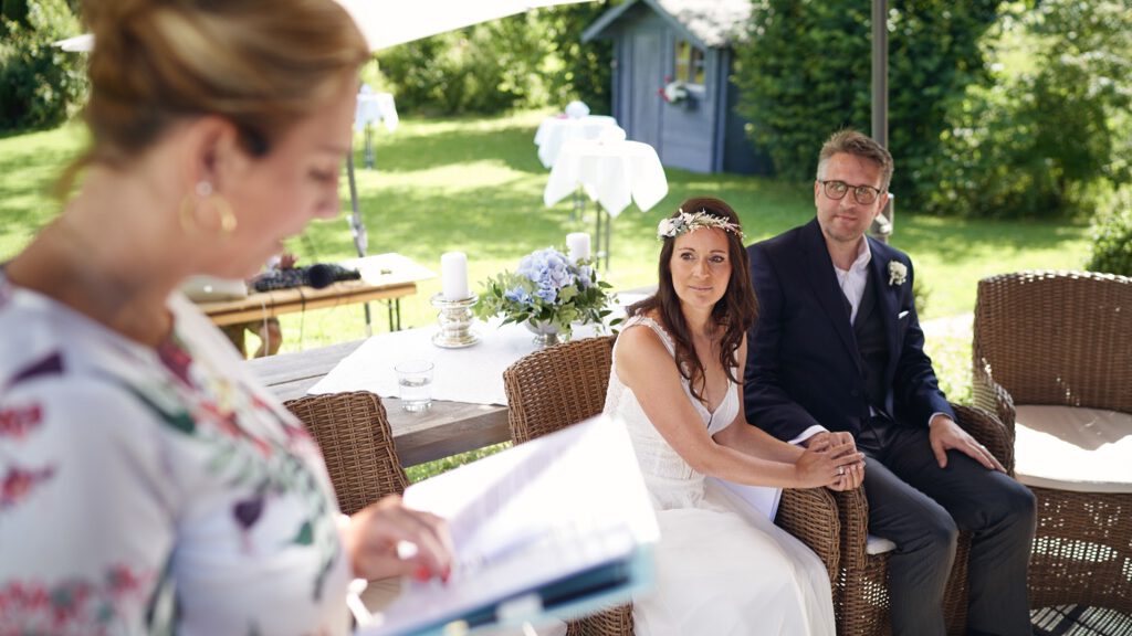 Heimathafen Traumhochzeit; Freie Trauung; Freie Rednerin; Heiraten am Tegernsee; Freie Rednerin Oberbayern; Freie Trauung Tegernsee; Freie Rede; Erfahrungsbericht; Freie Trauung Bad Wiessee; Freie Rednerin; Chalet Wilhelmy